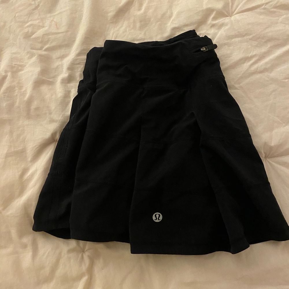 LULULEMON black tennis skirt